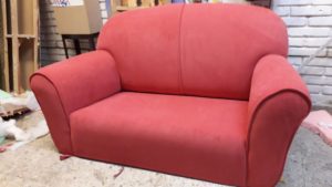 Podemos tapizar sillón de una manera rápida eficaz y con un presupuesto ajustado , si no sabes como tapizar un sillón, déjalo en nuestras manos haremos un trabajo de primera calidad sin salirse del presupuesto. Nutro tapicero experto sabrá como tapizar sillon
